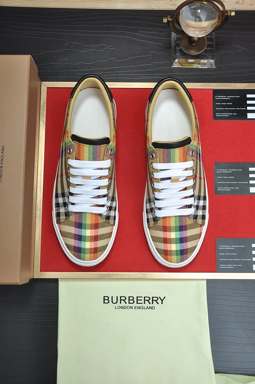 Men's shoes💰480💶[Burberry] (cowhide lining) classic low-top sneakers｜Imported cowhide with classic plaid fabric｜Cow leather lining｜Original outsole｜Fine workmanship and comfortable to wear Size: 38-44 (customized at 45)